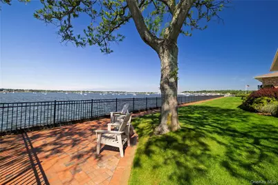 1 Toms Point Lane #Building 5, Unit 9J, Port Washington, NY 11050 - Photo 19