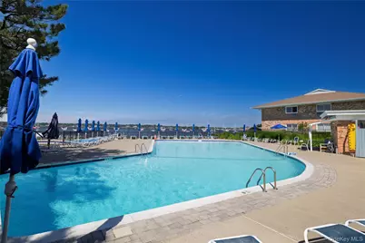 1 Toms Point Lane #Building 5, Unit 9J, Port Washington, NY 11050 - Photo 15