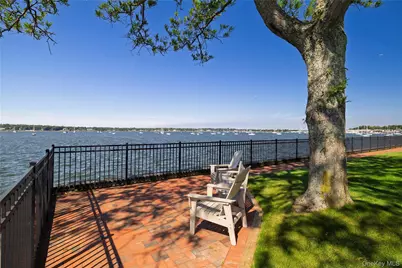 1 Toms Point Lane #Building 5, Unit 9J, Port Washington, NY 11050 - Photo 13