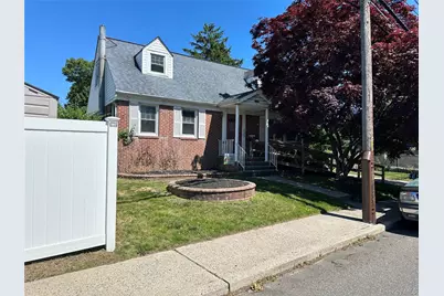 1527 Little Whaleneck Road, Merrick, NY 11566 - Photo 1