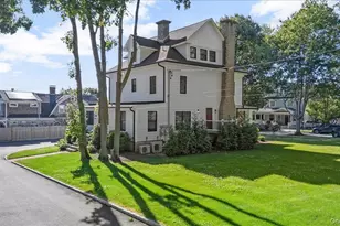 34 Dewey St, Huntington, NY 11743 - Photo 5