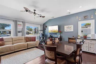 1084 Hyman Avenue, Bay Shore, NY 11706 - Photo 15