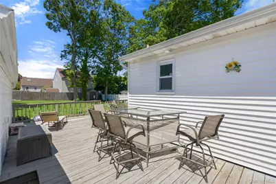1084 Hyman Avenue, Bay Shore, NY 11706 - Photo 25