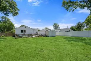 1084 Hyman Ave, Bay Shore, NY 11706 - Photo 33