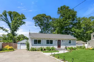 1084 Hyman Ave, Bay Shore, NY 11706 - Photo 3