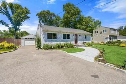 1084 Hyman Avenue, Bay Shore, NY 11706 - Photo 5