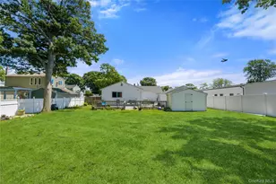 1084 Hyman Ave, Bay Shore, NY 11706 - Photo 31