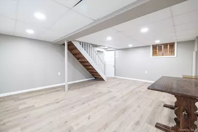 60 Atkinson Road, Rockville Centre, NY 11570 - Photo 23
