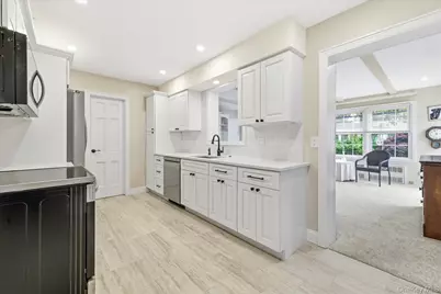 60 Atkinson Road, Rockville Centre, NY 11570 - Photo 11