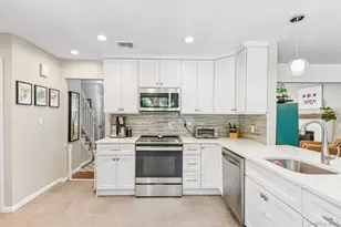 3 Walnut Pl, Huntington, NY 11743 - Photo 5