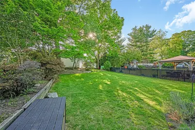 134 Singworth Street, Oyster Bay, NY 11771 - Photo 27