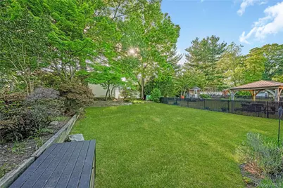 134 Singworth Street, Oyster Bay, NY 11771 - Photo 25