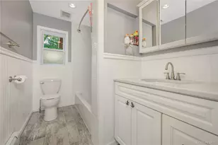 134 Singworth St, Oyster Bay, NY 11771 - Photo 17