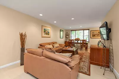 25 Canterbury Road #1F, Great Neck, NY 11021 - Photo 5