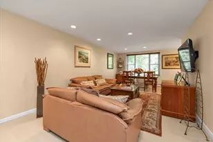 25 Canterbury Rd, Great Neck, NY 11021 - Photo 5