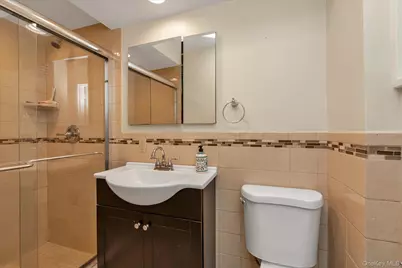25 Canterbury Road #1F, Great Neck, NY 11021 - Photo 17