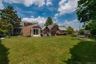 253 Melbury Rd, Babylon, NY 11702 - Photo 37