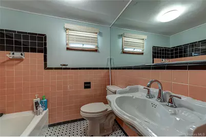 253 Melbury Road, Babylon, NY 11702 - Photo 29