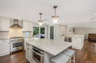17 Lewis Cir, Babylon, NY 11702 - Photo 7
