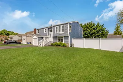 17 Lewis Circle, Babylon, NY 11702 - Photo 3