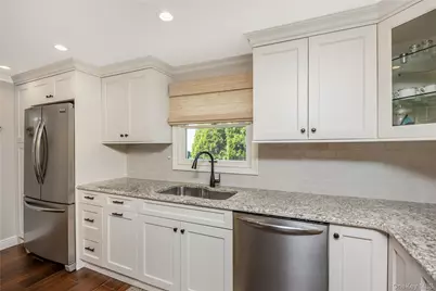 17 Lewis Circle, Babylon, NY 11702 - Photo 9