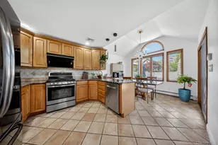 162-11 12th Rd, Whitestone, NY 11357 - Photo 11
