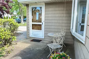 32 Sycamore Rd, Valley Stream, NY 11581 - Photo 3
