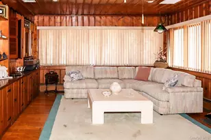 32 Sycamore Rd, Valley Stream, NY 11581 - Photo 9