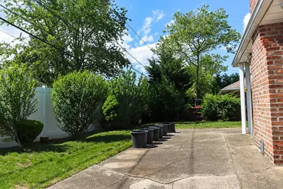 32 Sycamore Road, Valley Stream, NY 11581 - Photo 5