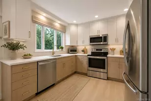 9 Quincy Ln, Smithtown, NY 11787 - Photo 17