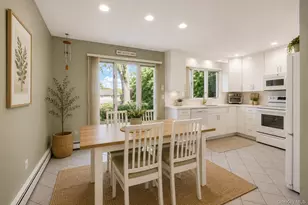 9 Quincy Ln, Smithtown, NY 11787 - Photo 13