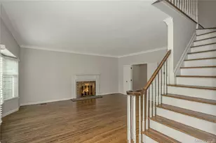 22 Duke Of Gloucest, Manhasset, NY 11030 - Photo 5