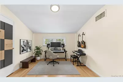 50 Wilmot Road, New Rochelle, NY 10804 - Photo 17