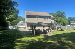 18 Mill Ln, Medford, NY 11763 - Photo 29