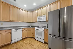 103 Alexander Ct, Nanuet, NY 10954 - Photo 9
