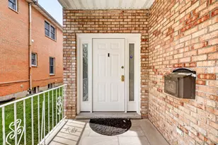 71-12 242nd St, Little Neck, NY 11362 - Photo 3