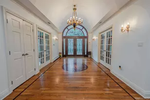 20 Astro Pl, Dix Hills, NY 11746 - Photo 3