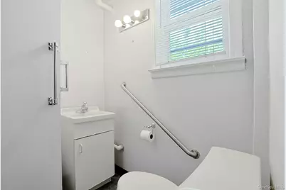 37 Orchard Street, Pleasantville, NY 10570 - Photo 17