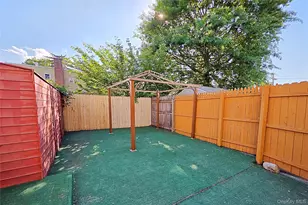 43-14 Marathon Pkwy, Little Neck, NY 11363 - Photo 33