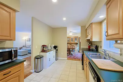 17 Cosmo Drive, Hopewell Junction, NY 12533 - Photo 11