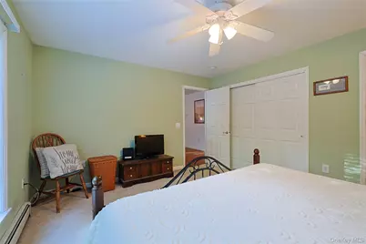 17 Cosmo Drive, Hopewell Junction, NY 12533 - Photo 5