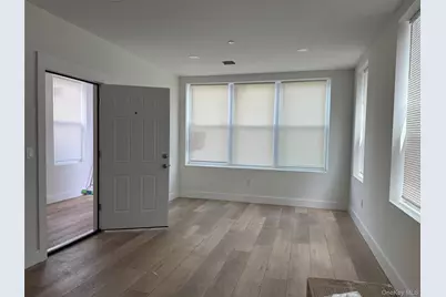 910 E 226th Street, Bronx, NY 10466 - Photo 3