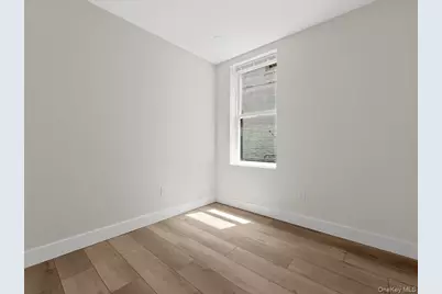 910 E 226th Street, Bronx, NY 10466 - Photo 13