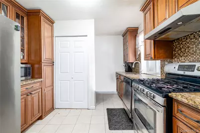 15-06 124th, College Point, NY 11356 - Photo 5