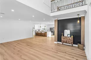 8 Allison Dr, Old Bethpage, NY 11804 - Photo 5