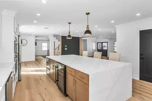 8 Allison Dr, Old Bethpage, NY 11804 - Photo 17