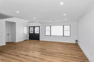 8 Allison Dr, Old Bethpage, NY 11804 - Photo 11