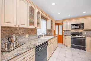 147-58 7th Ave, Whitestone, NY 11357 - Photo 15