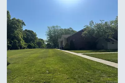 18 Navajo Court #18, Coram, NY 11727 - Photo 7