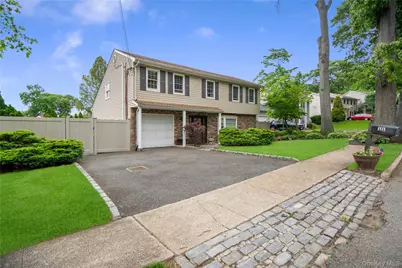 11 Edison Drive, South Huntington, NY 11746 - Photo 3